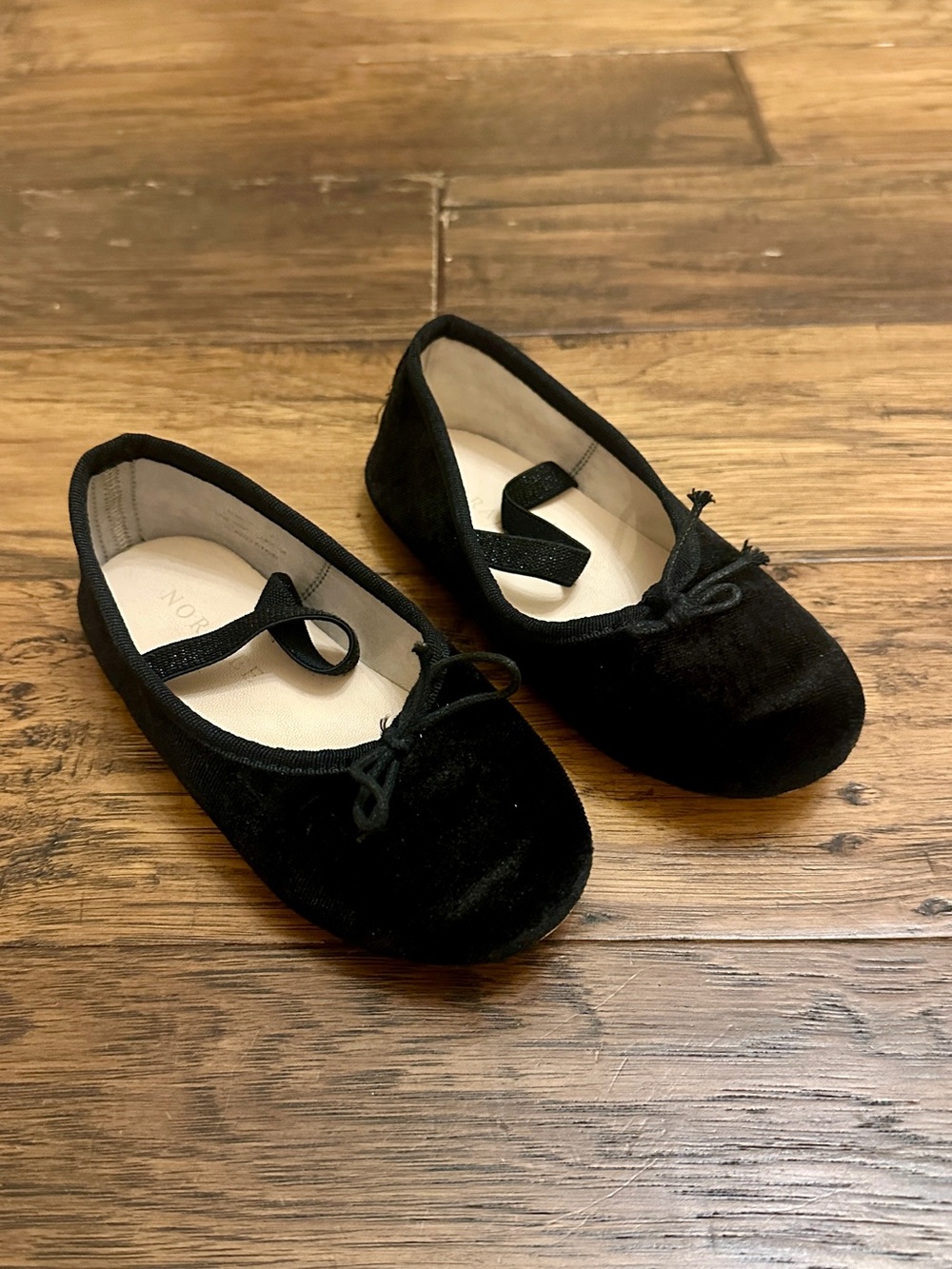 Noralee Girls' Black Velvet Ballet Flats